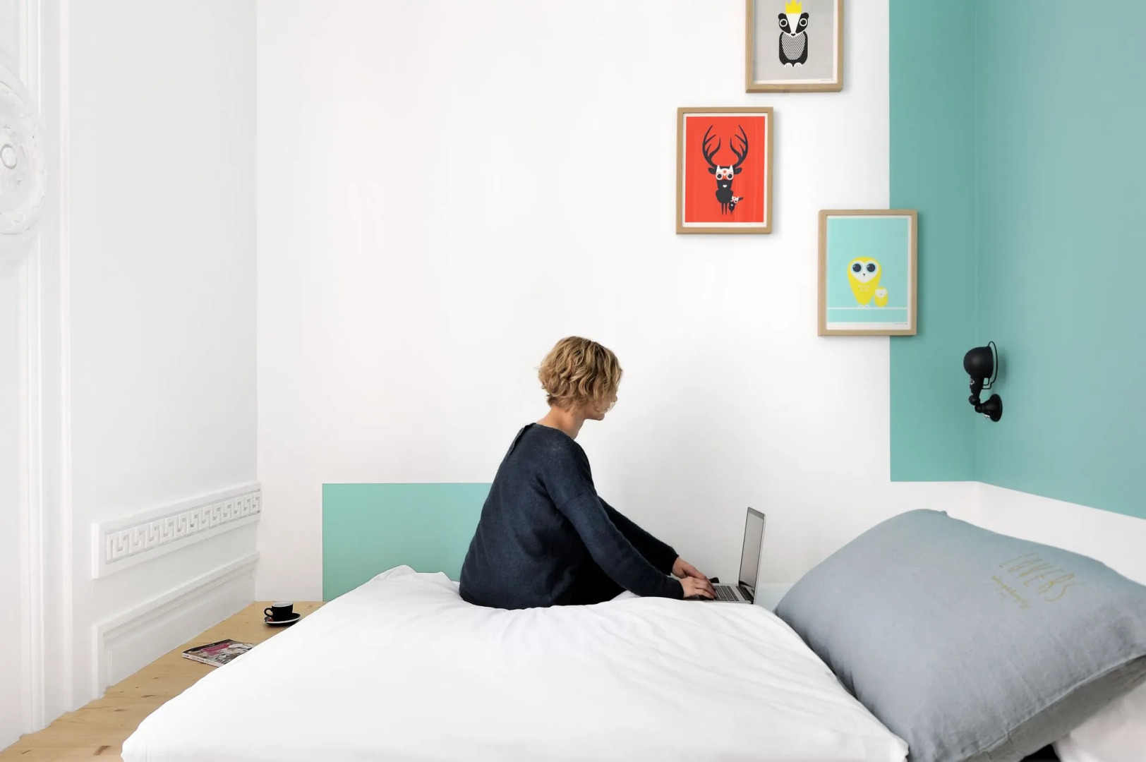 Away Hostel & Coffee Shop