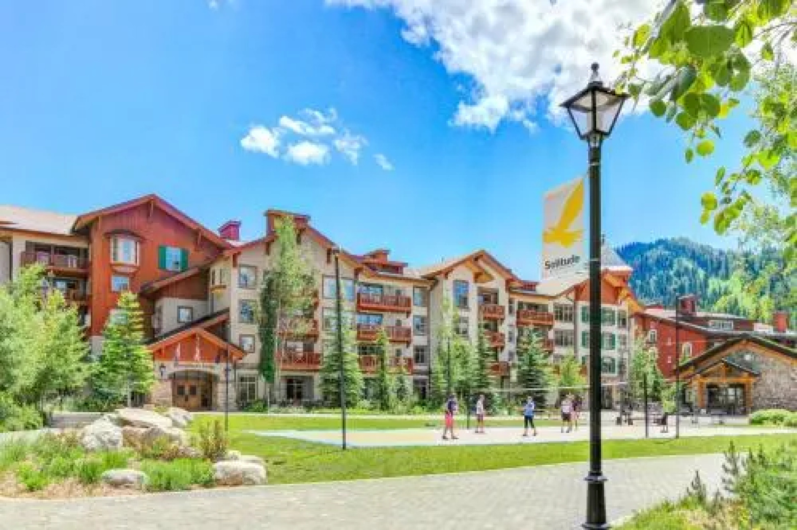 Powderhorn Lodge 413: Woodland Star Suite