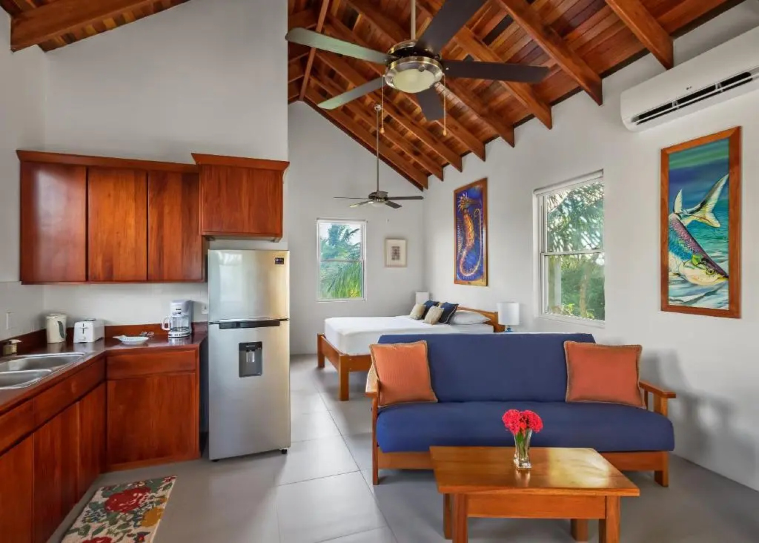 Weezie's Ocean Front Hotel and Garden Cottages