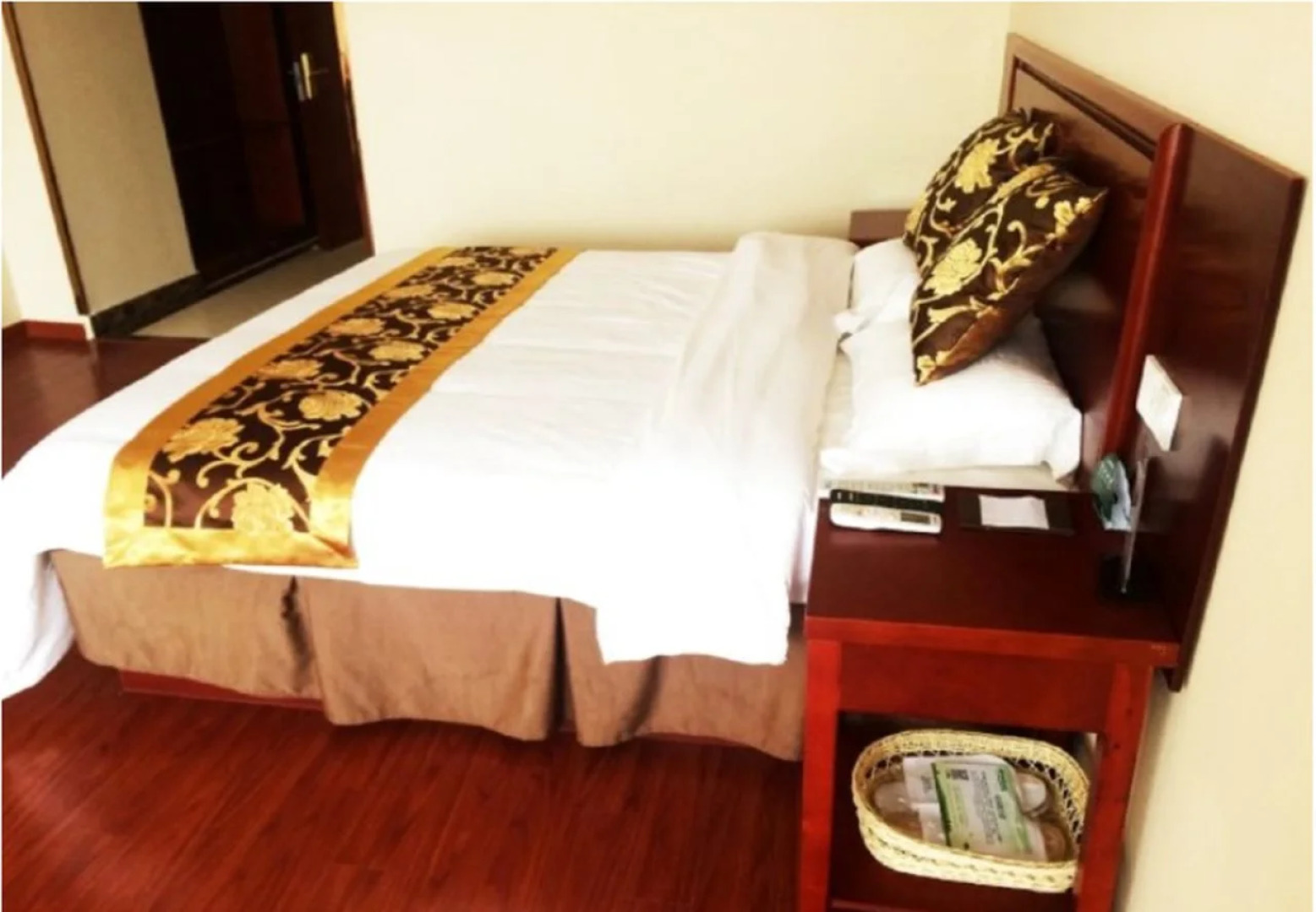 GreenTree Inn Tai’an East Railway Station Caiyuan Street Express Hotel