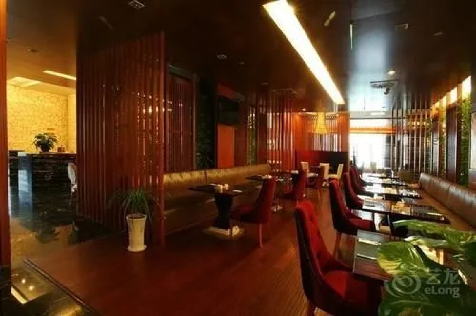 Sun Plaza International Hotel