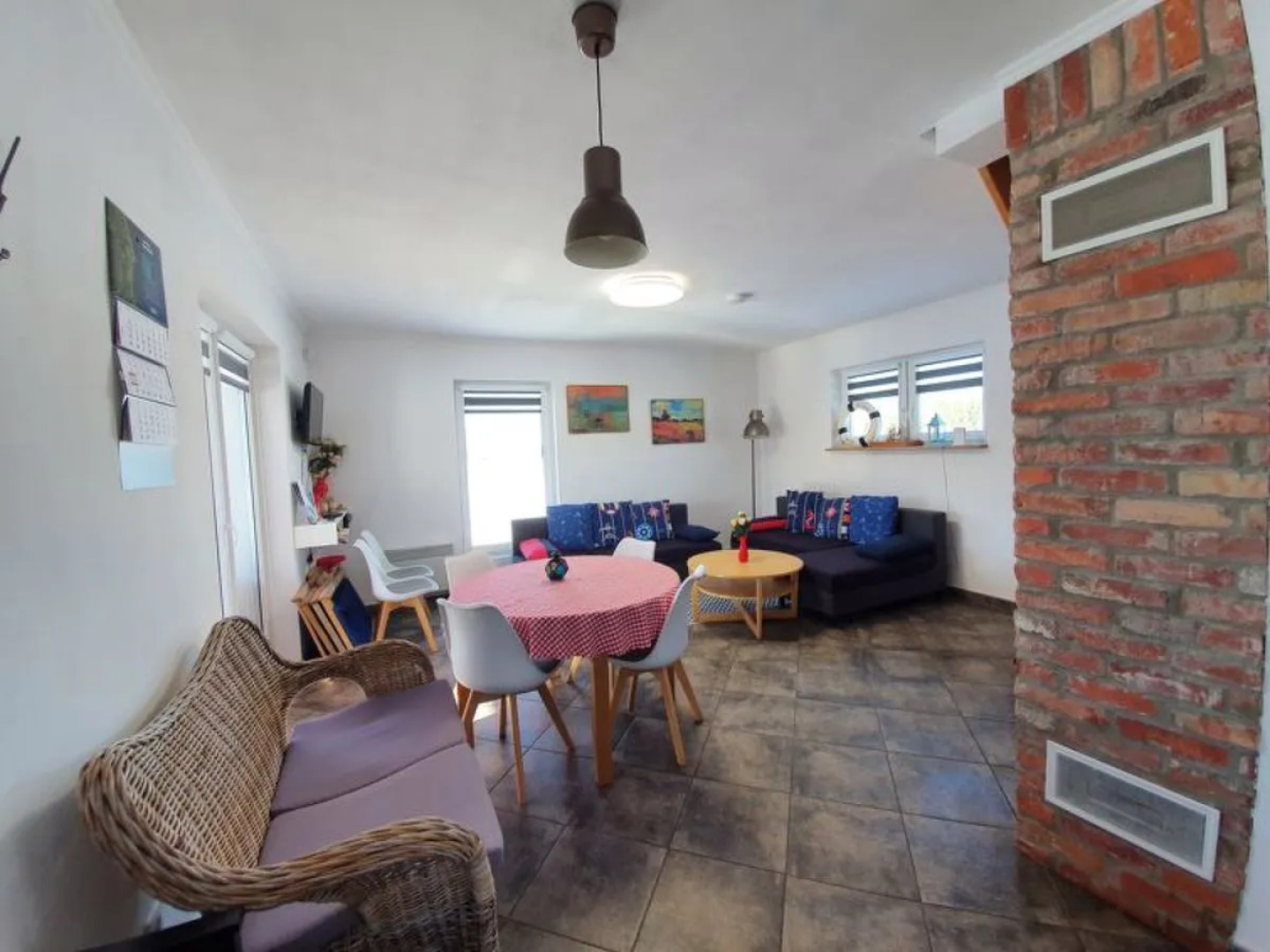 "MODRZEWIOWY ZAKąTEK"