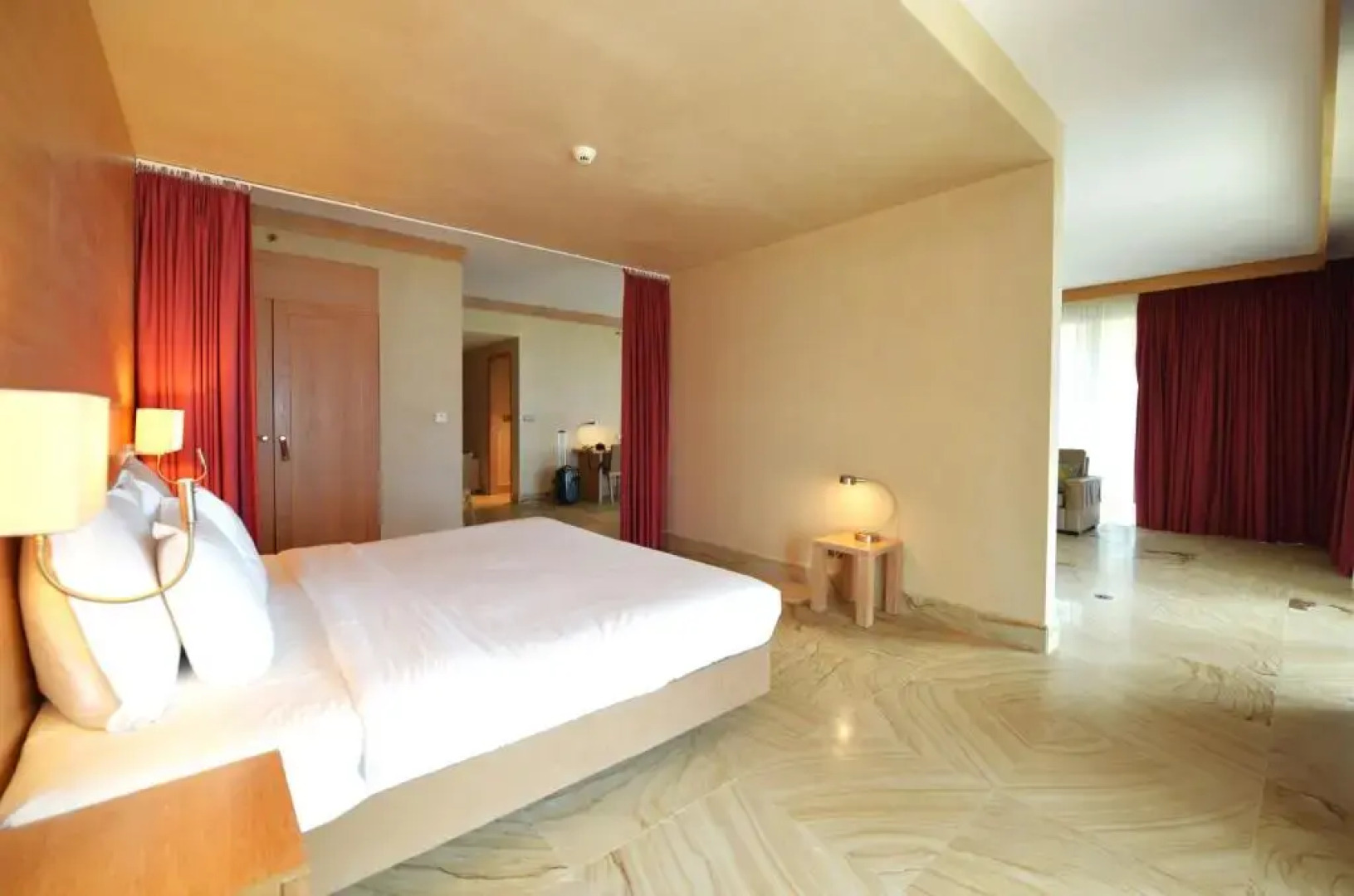 The Navigator - Colombus All Inclusive