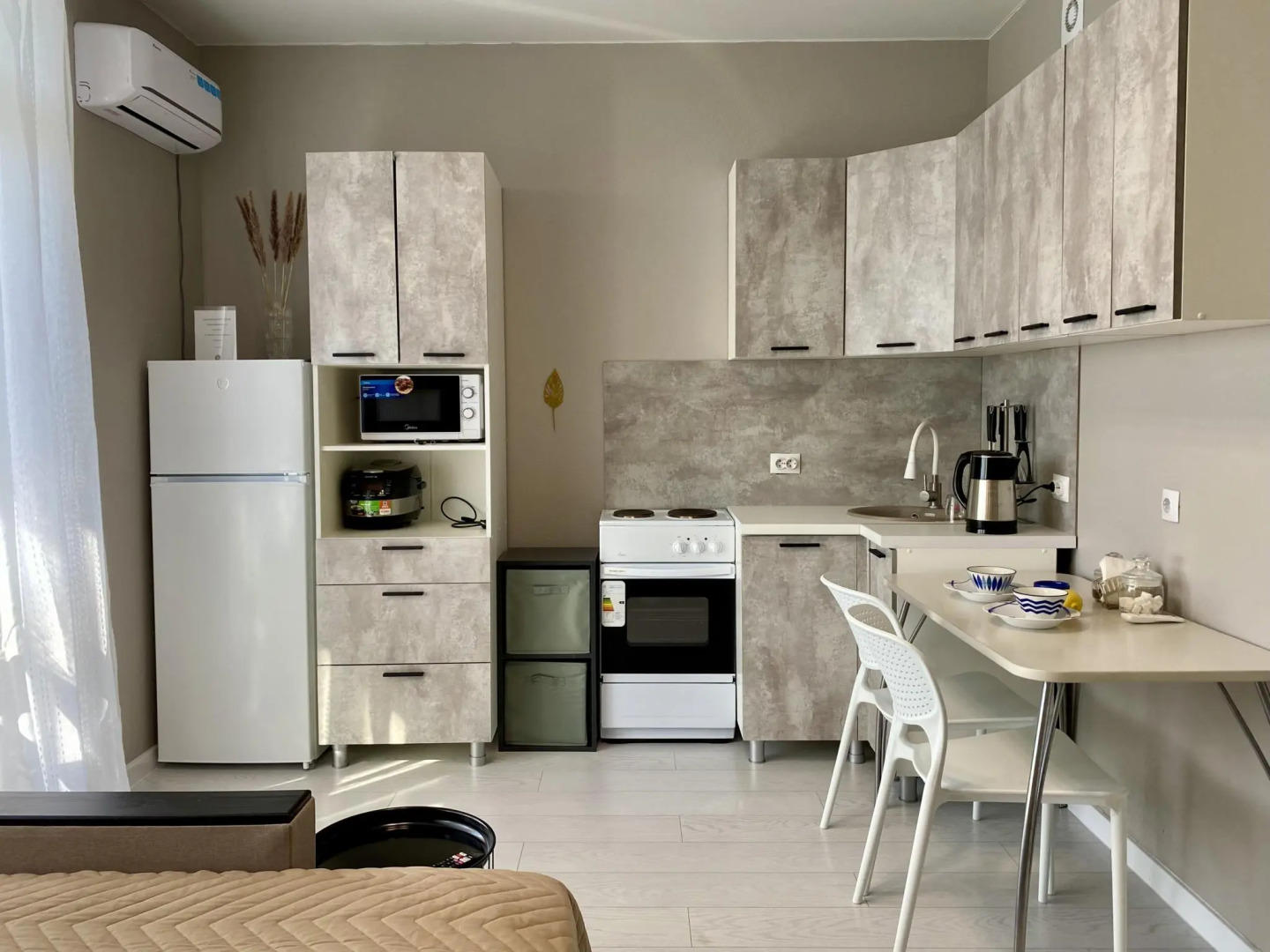 Compass (Компасс) на улице Сергея Джанбровского 5