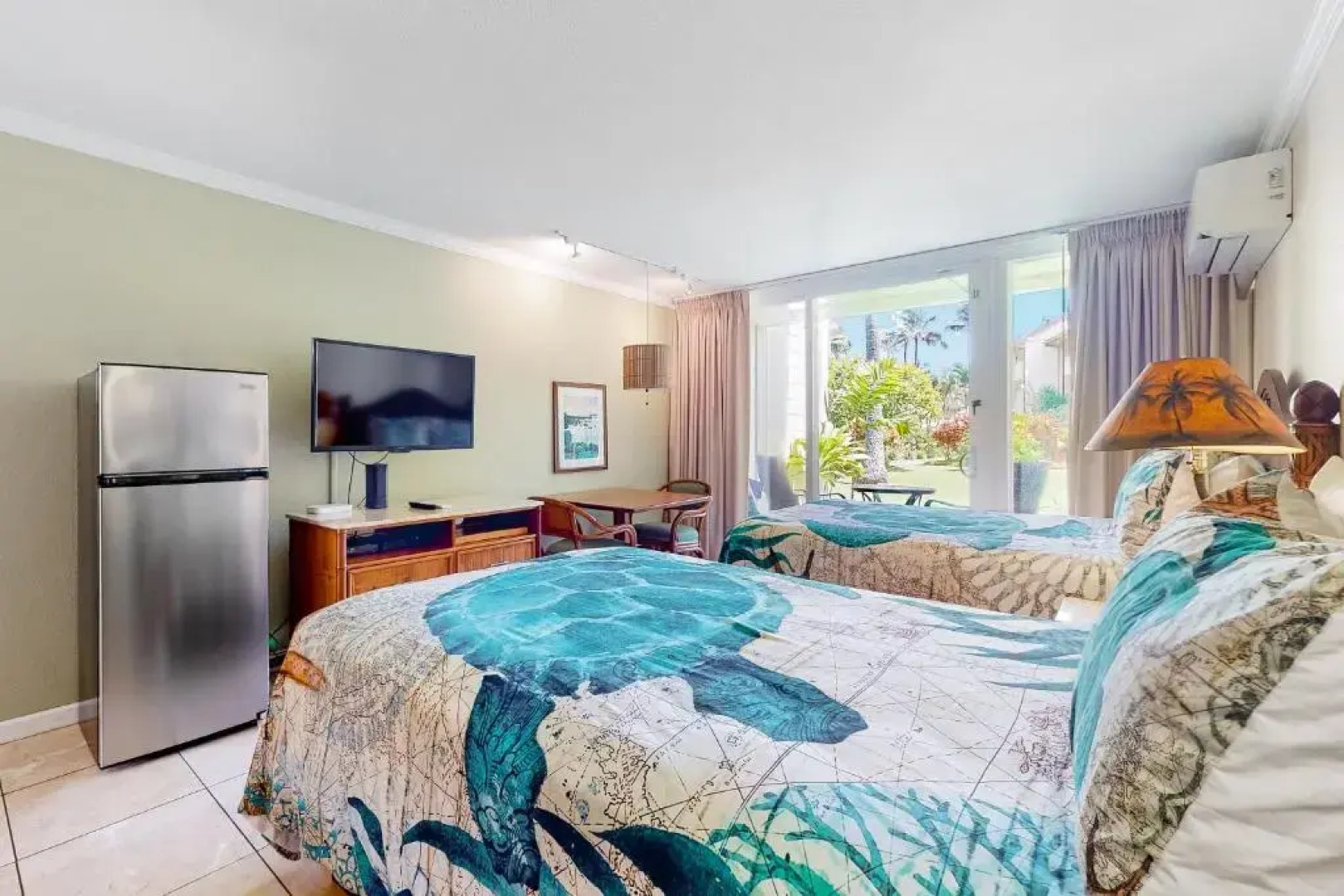 Islander On The Beach 258