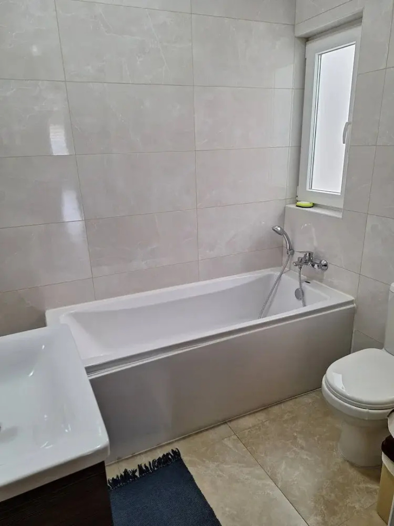 Room-private Cosy Room in a Modern Subur