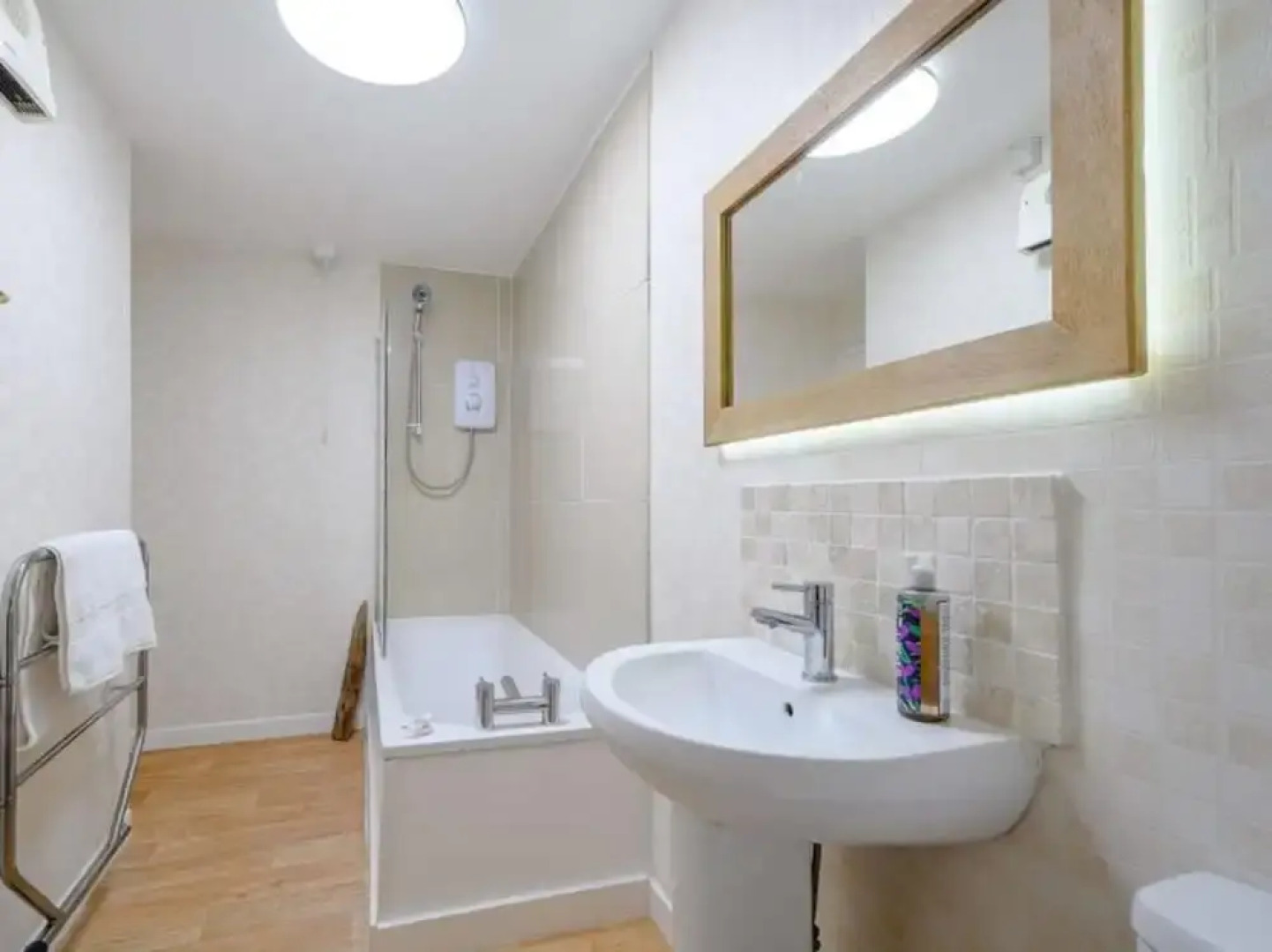 Coastal Farm Cottage With Epic Views