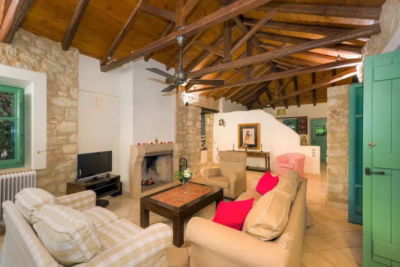 Self-catering Luxury Stone Holiday Villa With Infinity Pool and Panoramic View