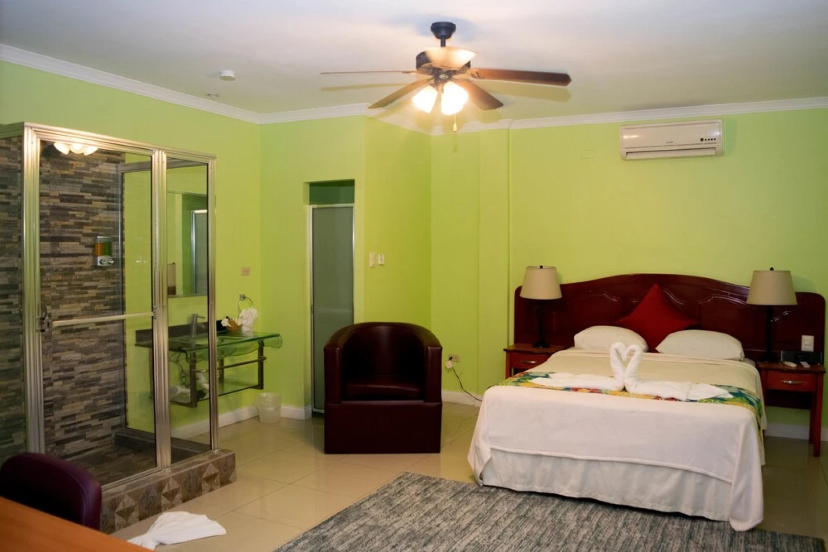 Beverly's Oasis Suites