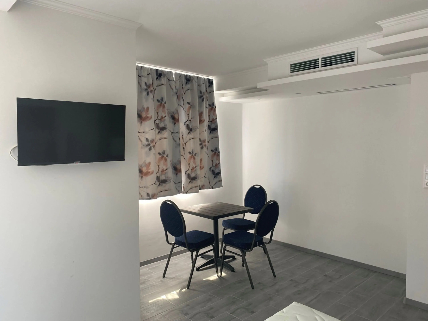 Tip-Top Apartmenthouse