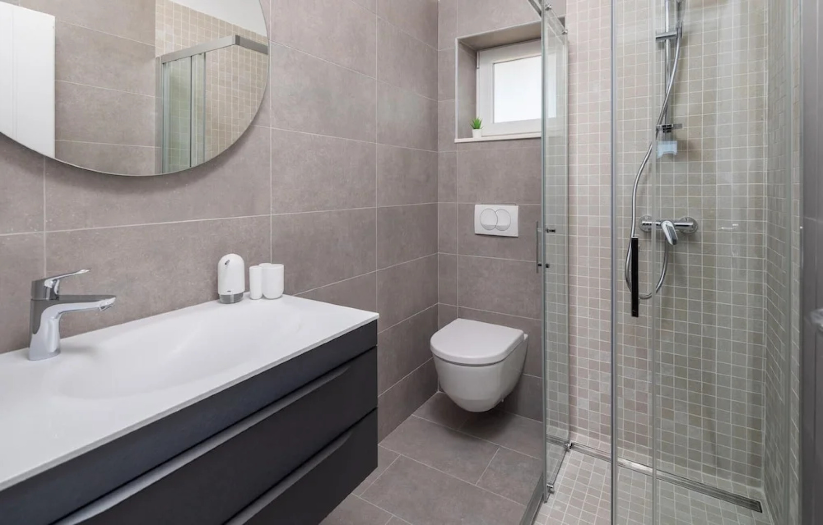 Beautiful Home in Pakostane With 4 Bedrooms, Wifi and Outdoor Swimming Pool