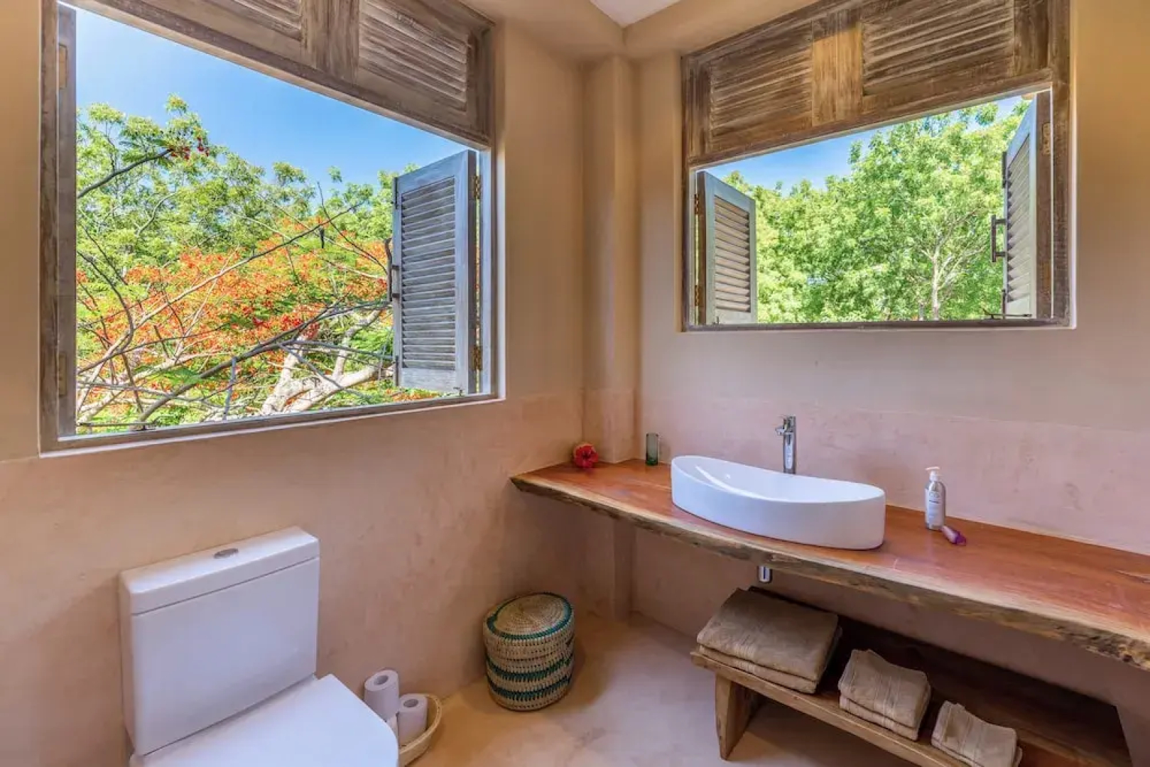 Tombo House