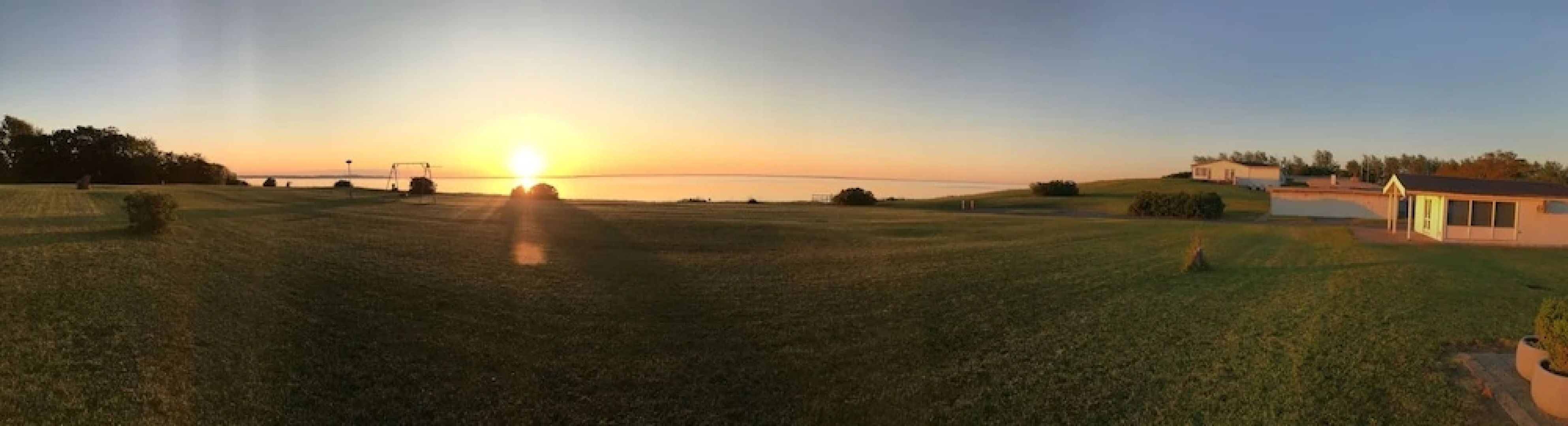 Beachfront Apartment D, 2 Bedrooms, Free Parking