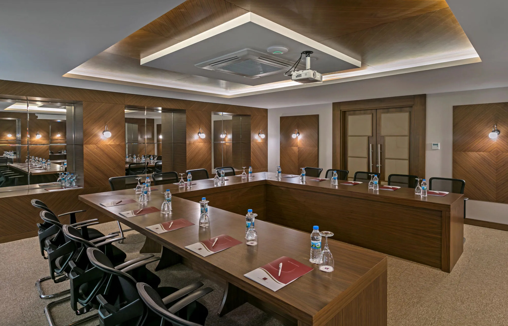 B Business Hotel & Spa