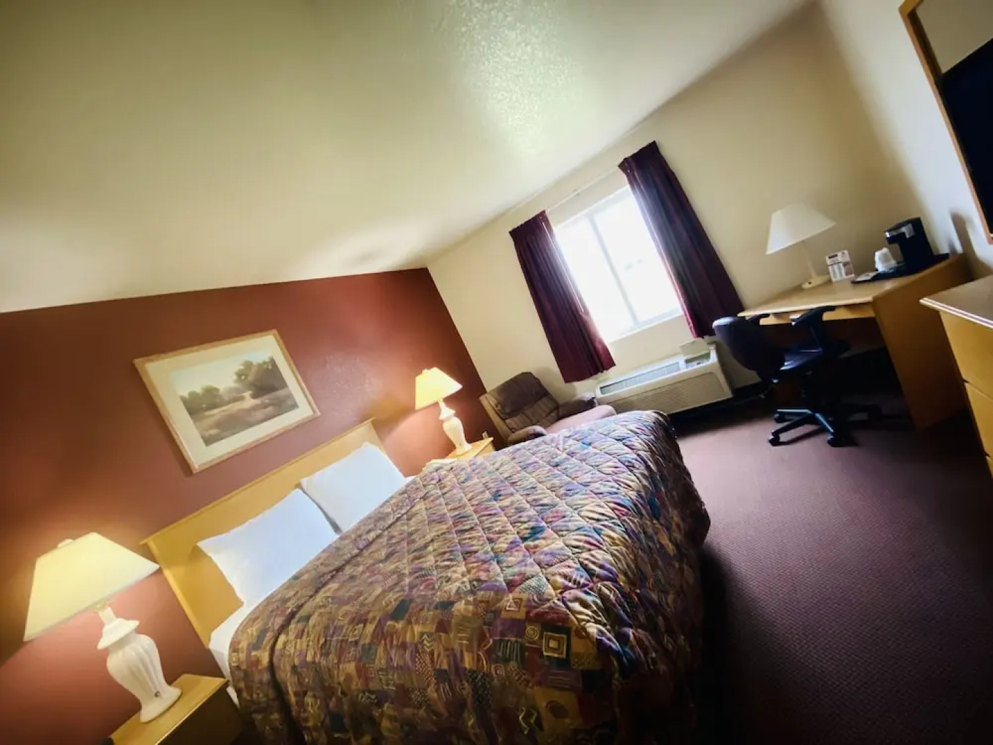 Herington Inn & Suites