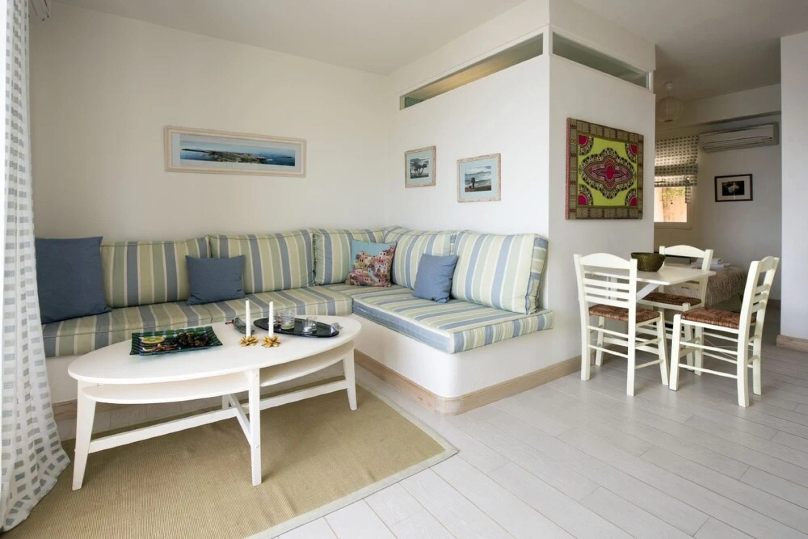 Cosy City Apartment with Pool