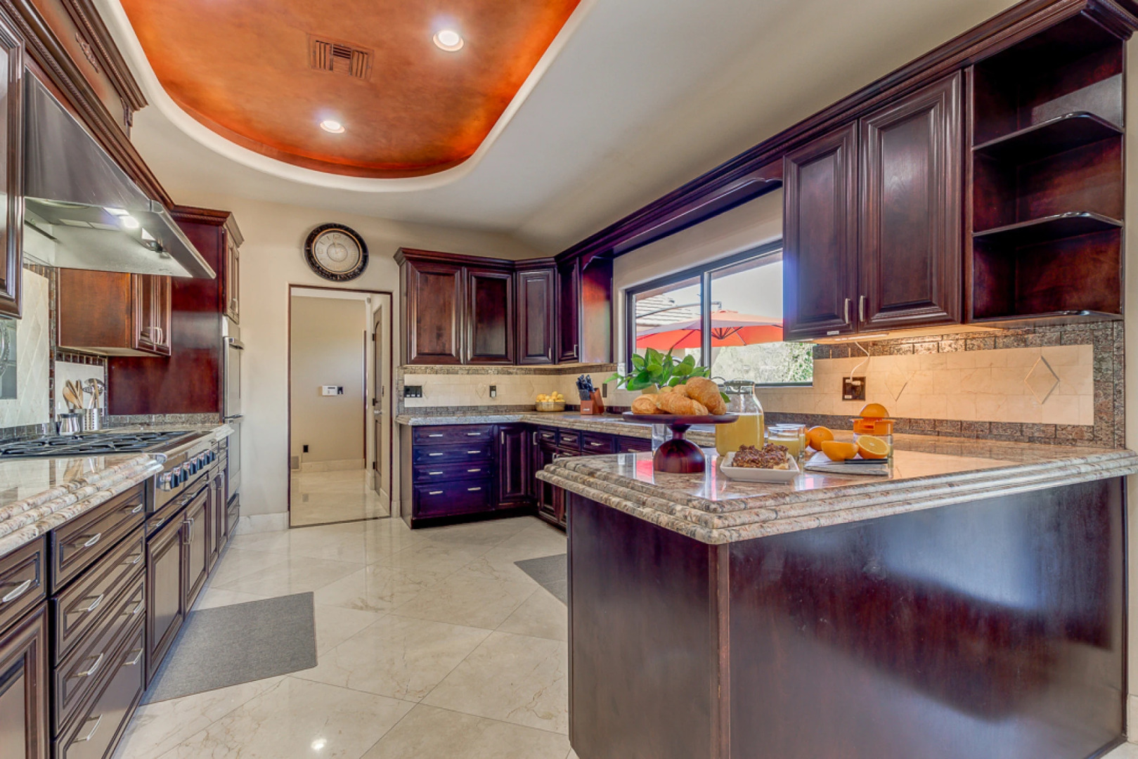 Your Oasis-Private Estate Resort 6Bdrm/5.5 Bath/Pool Misters