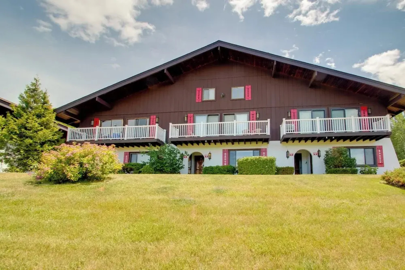 Mountaintop Condo w/ Great Mt Washington View