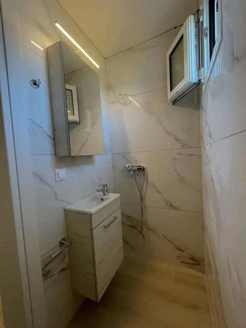 Magellanos Mint House- Kinopiastes