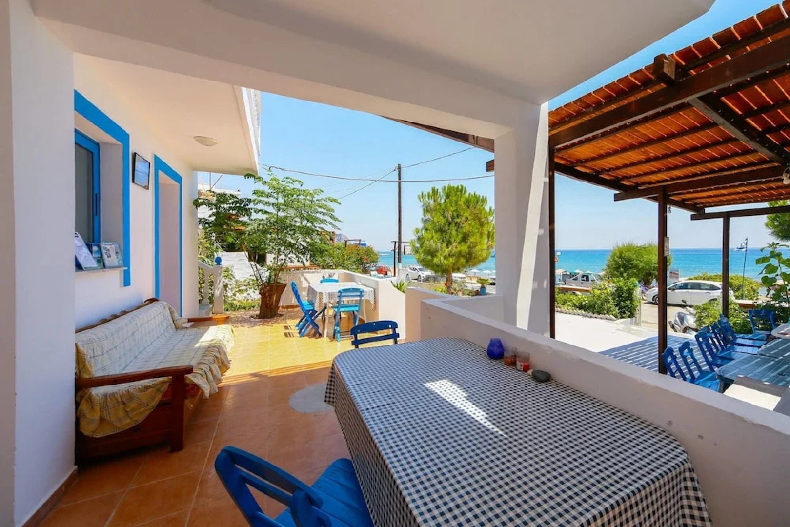 George Apartments Stegna