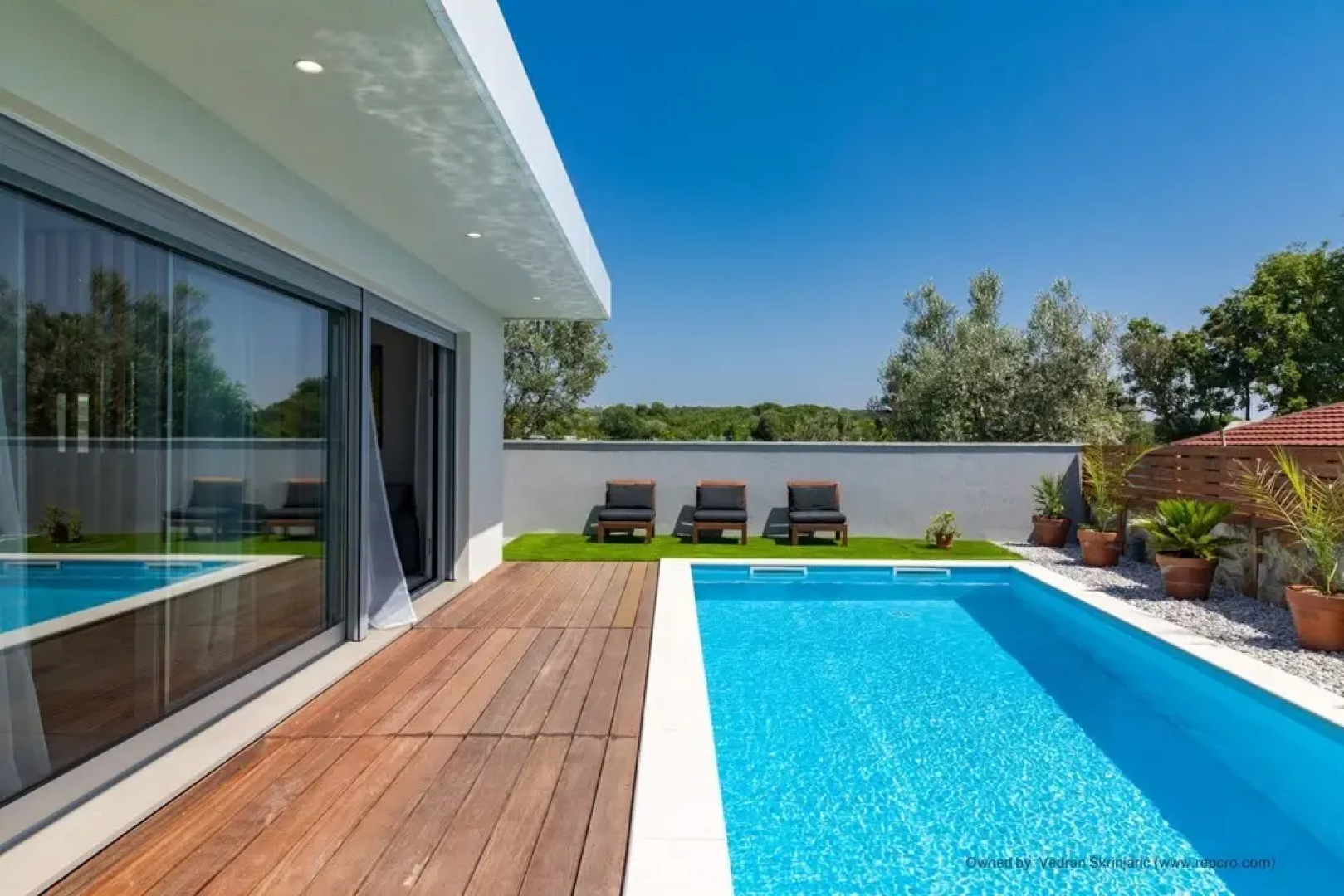 Villa for two Person With Pool in Peroj
