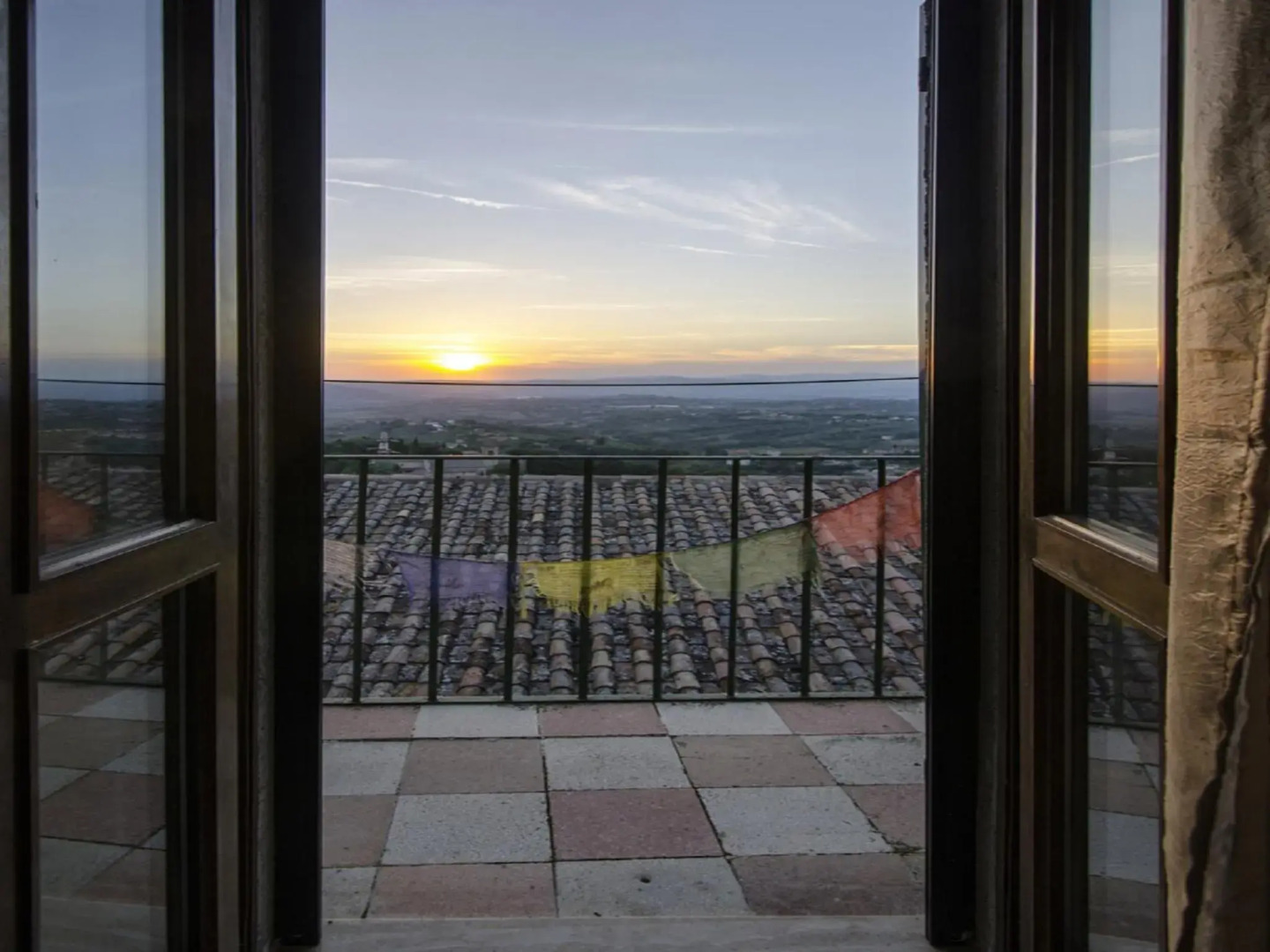 Casa Della Torre In Borgo Medievale