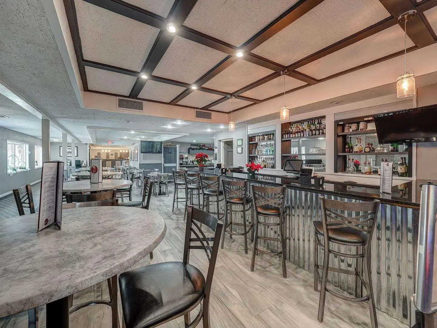 Eastlake Suites Hotel & Conference Center By OYO Urbana