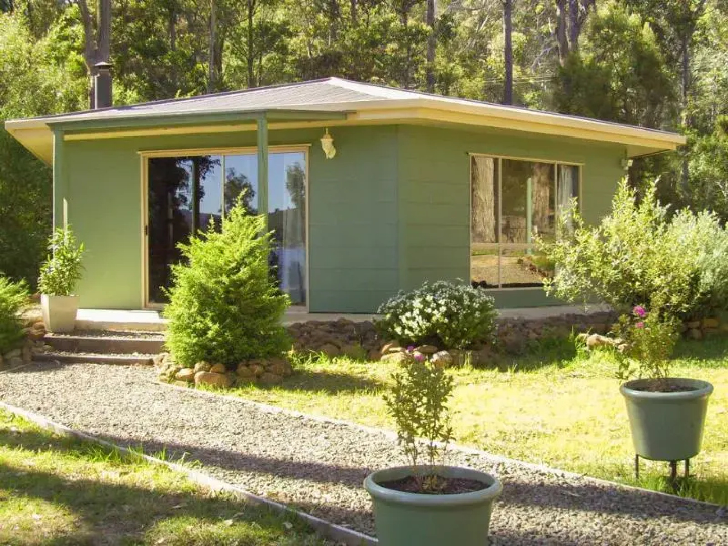 Essentially Tas - Dover Accommodation
