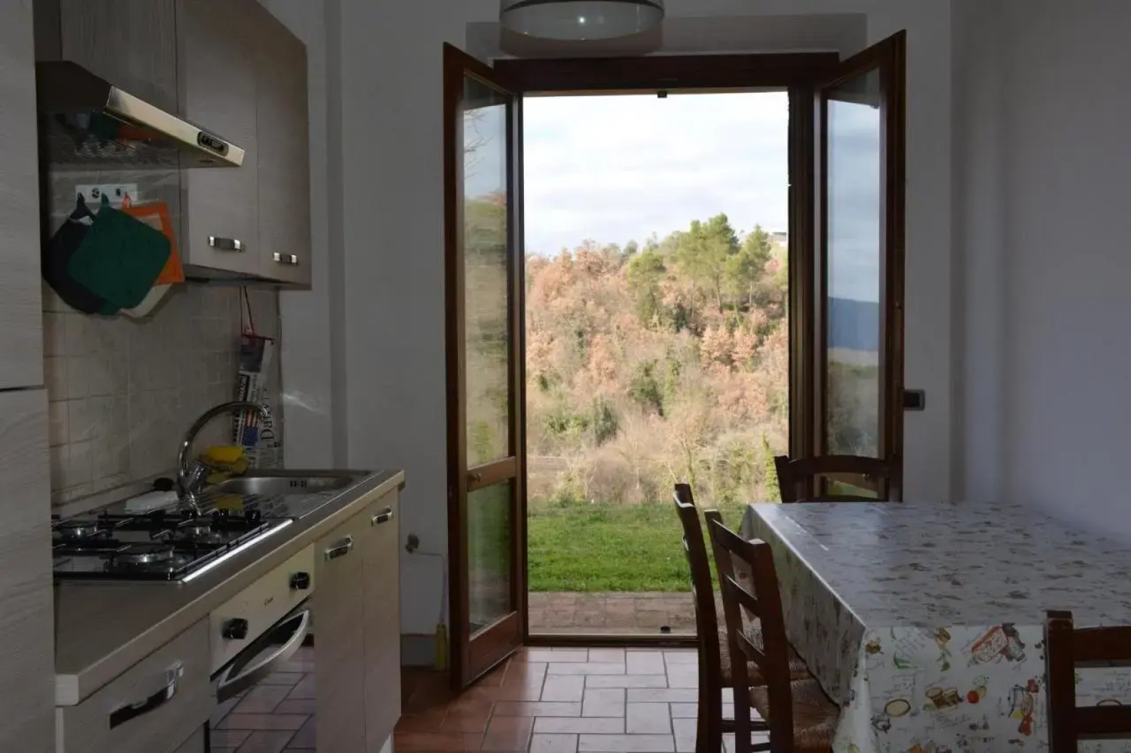 Scappo in Umbria, la Cantinetta