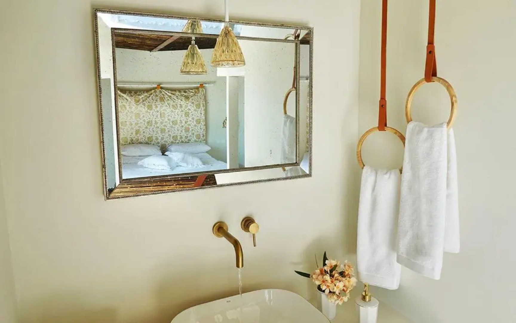 Elefthia Syros Exclusive Suite