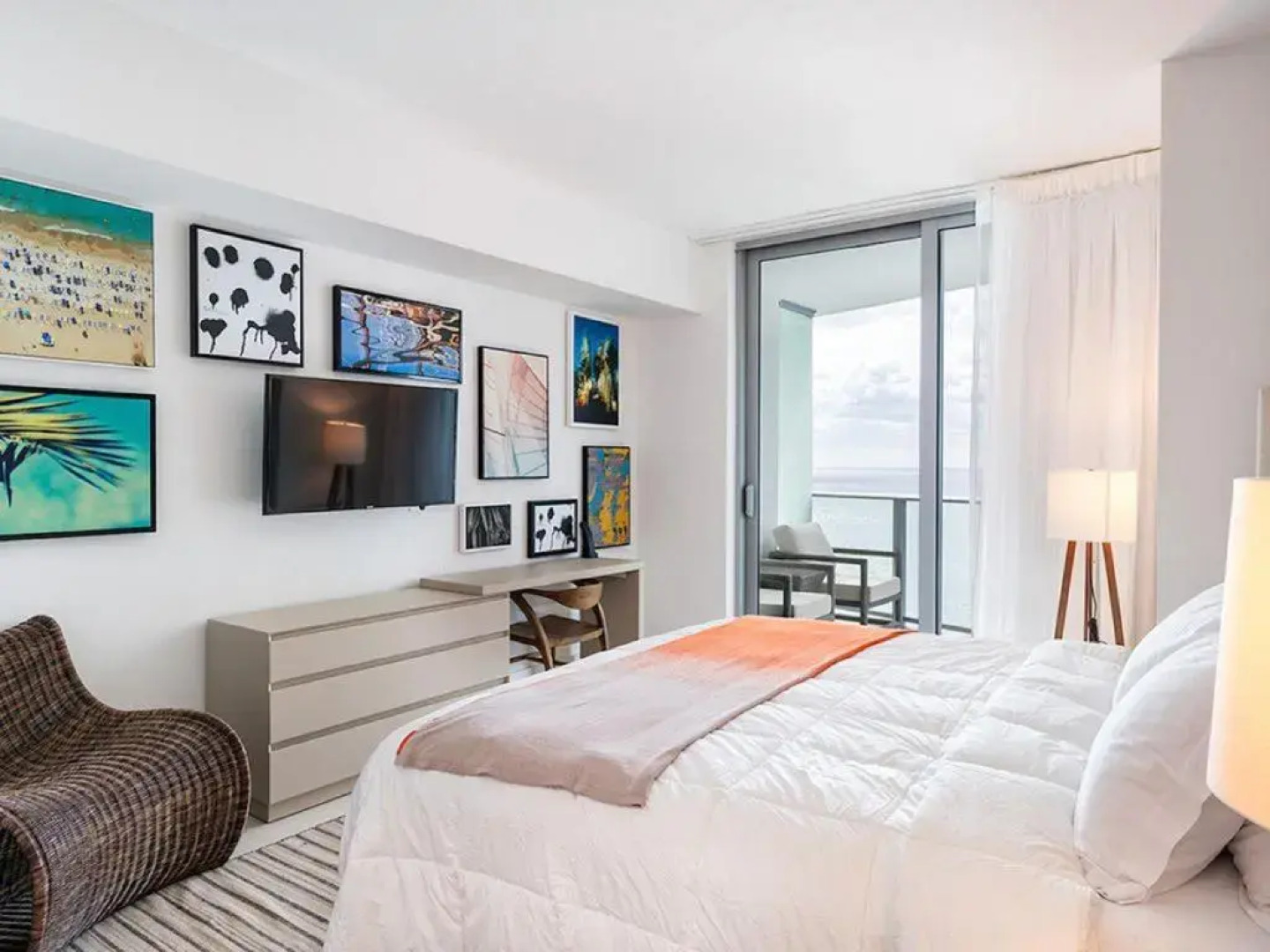 Hide Beach Residences