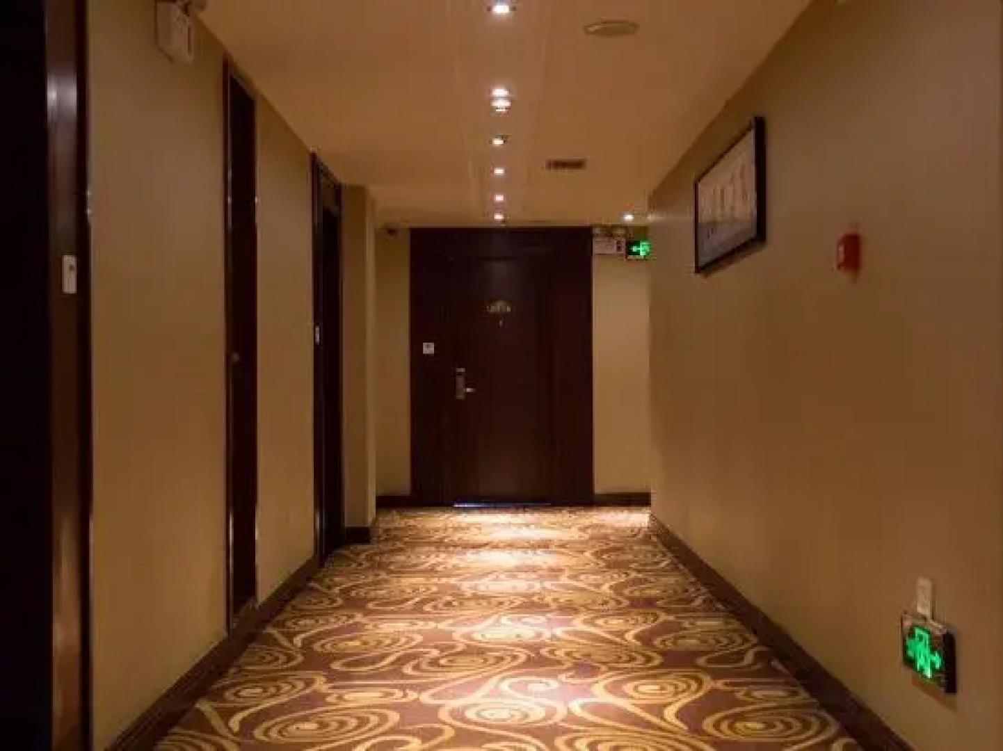 Xiying Holiday Hotel