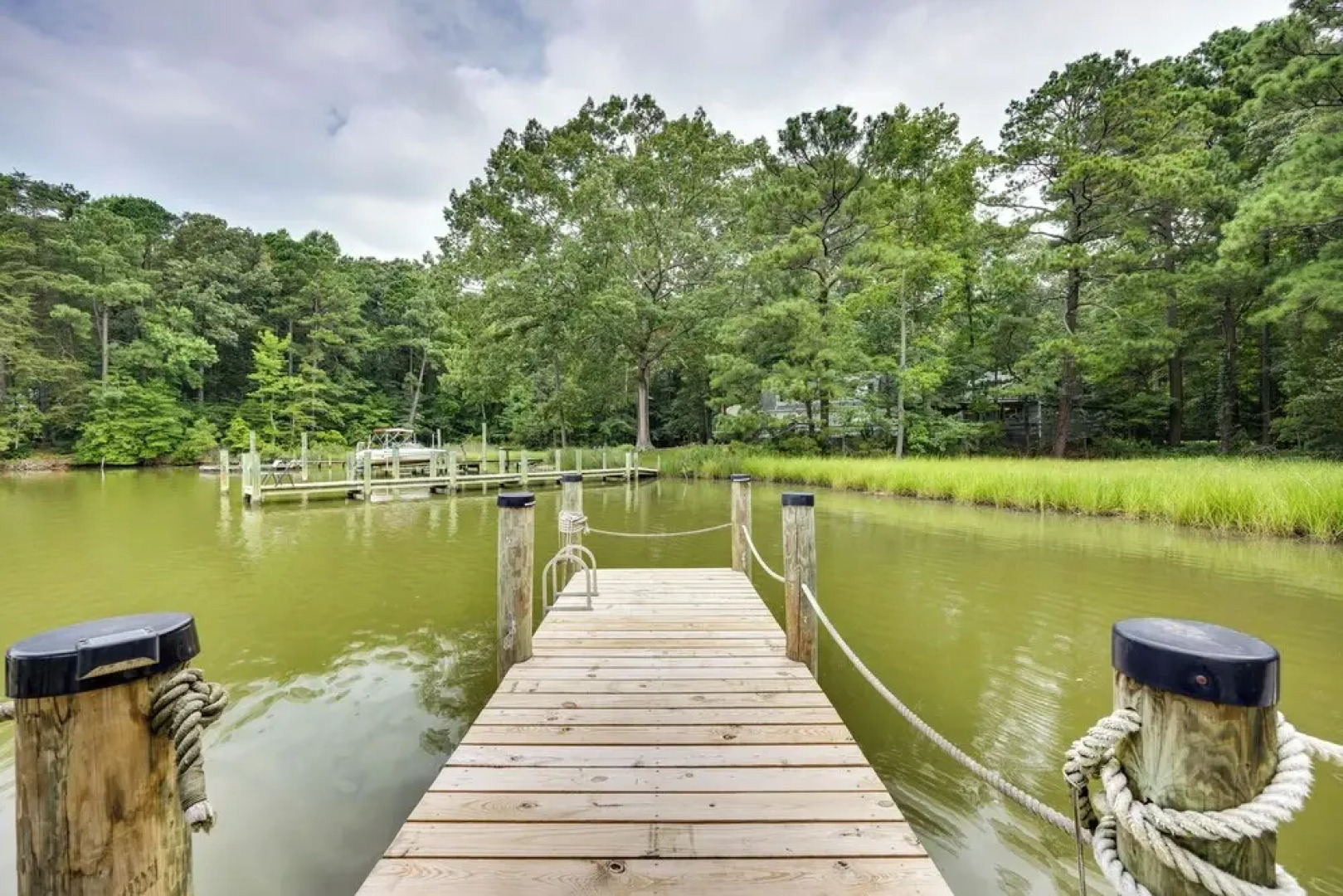 Waterfront Heathsville Cottage w/ Dock & Hot Tub!
