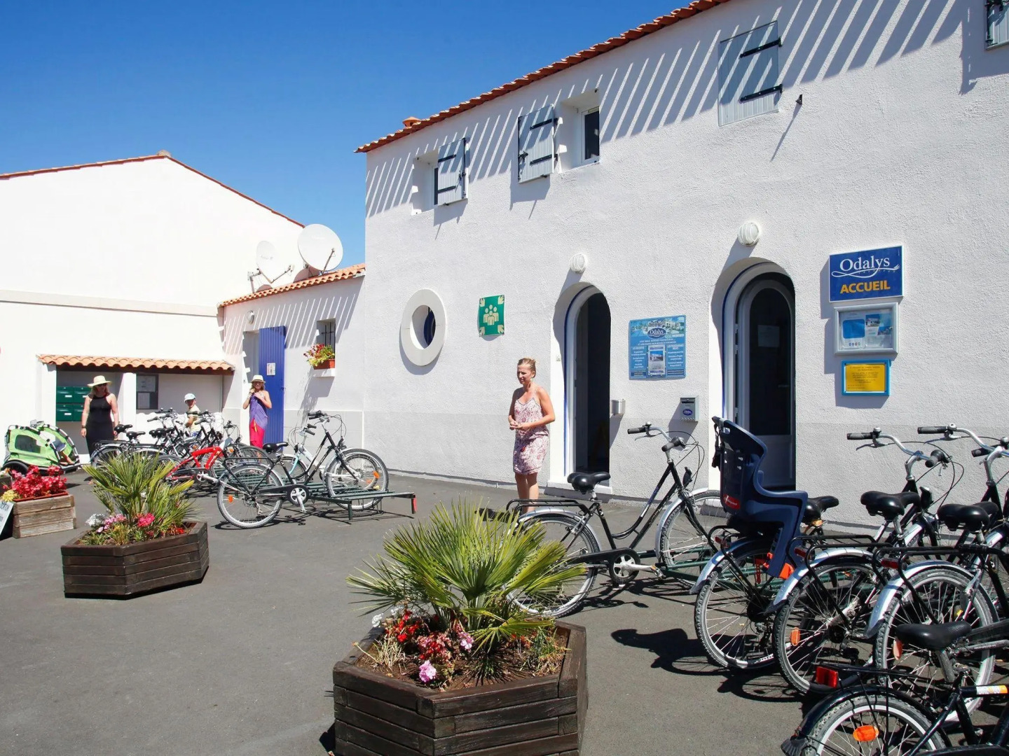 Colorful semi-detached house, just 300m. away from the beach