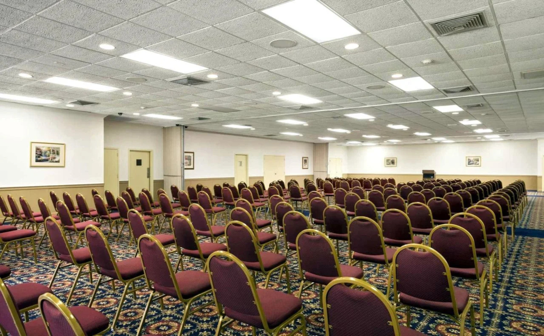 Cottonwood Suites Savannah Hotel & Conference Center