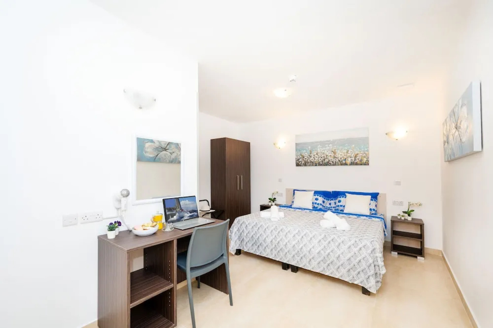 Islet Seafront Family Apartment