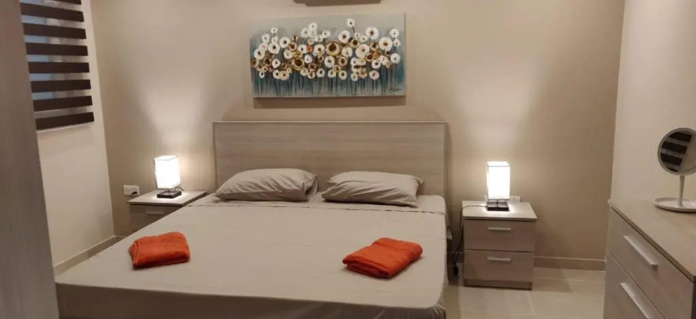 Wileg 4B Luxury Two Bedroom Apartment with Shared Swimming Pool.