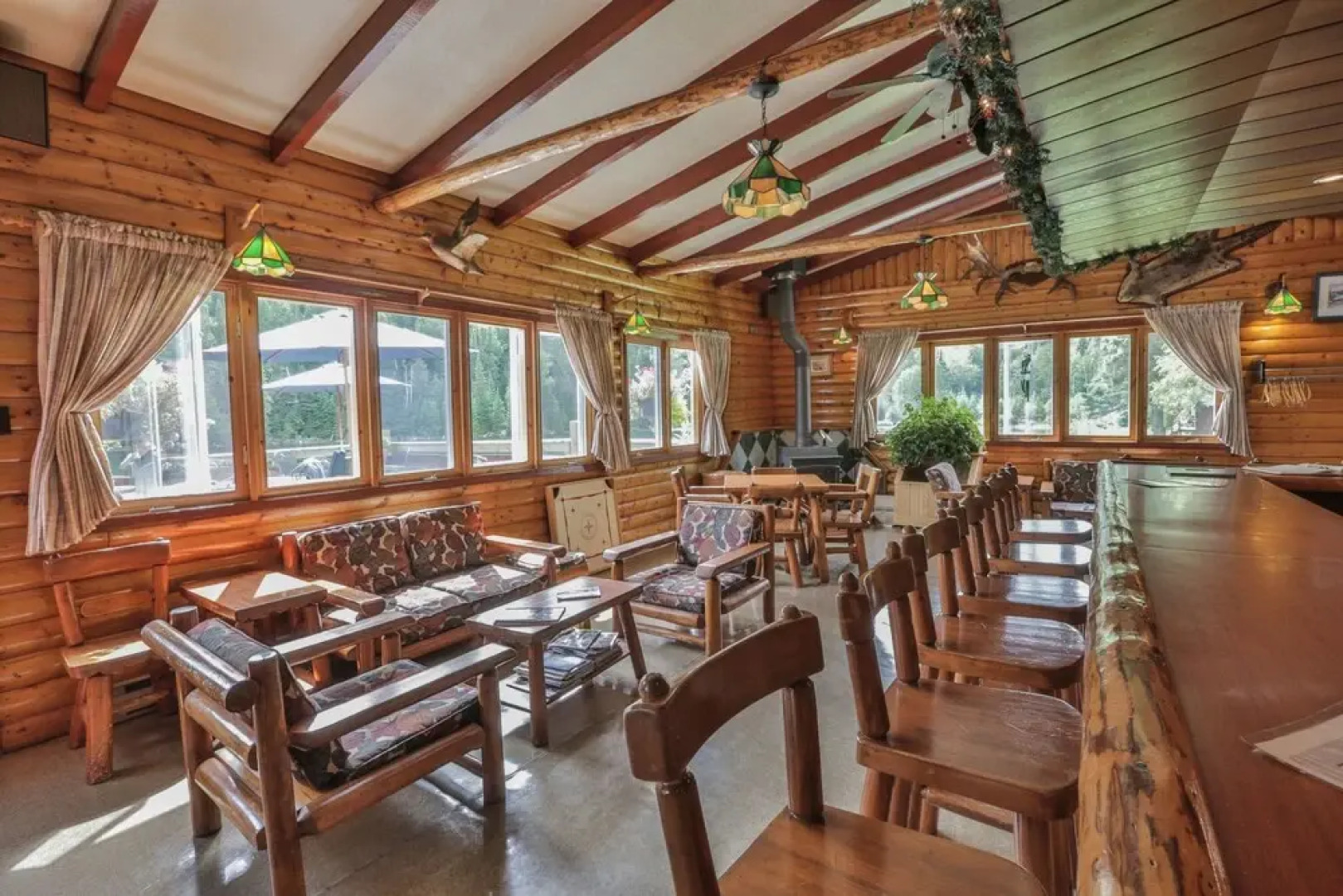 Kan-à-Mouche Pourvoirie Auberge et Chalets