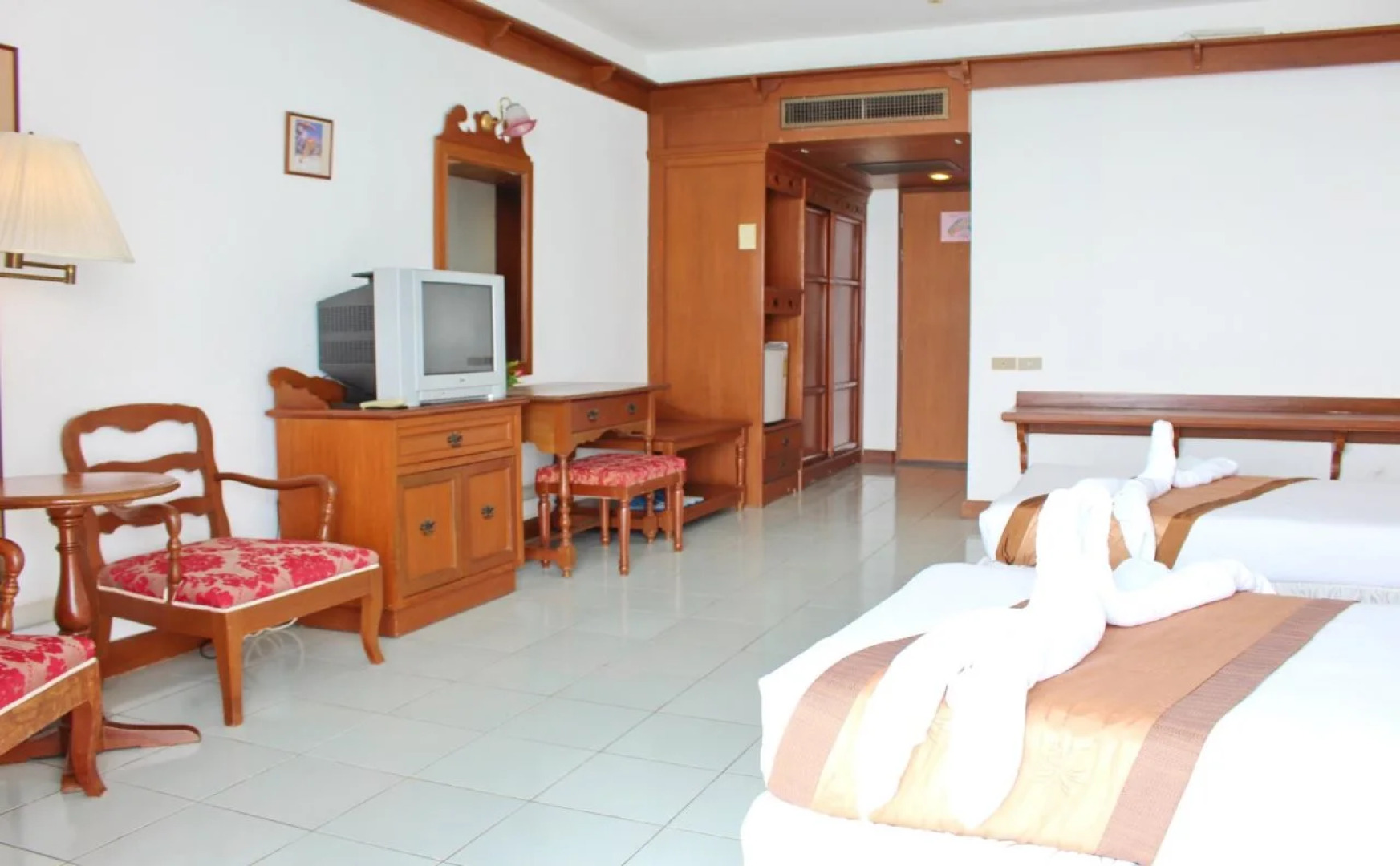 Hinsuay Namsai Resort Hotel