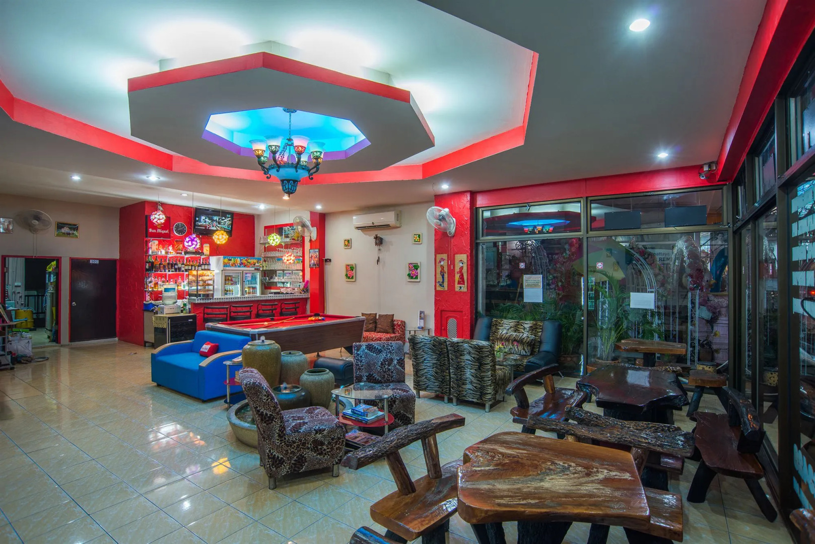 Pattaya Holiday Lodge