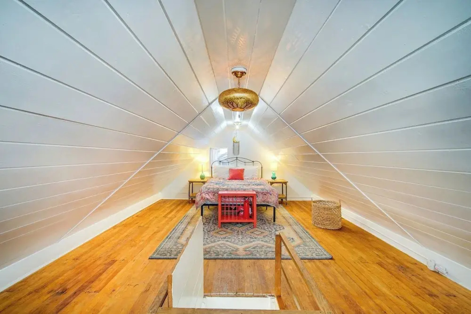 Crestline Vacation Rental, Close to Hiking Trails!