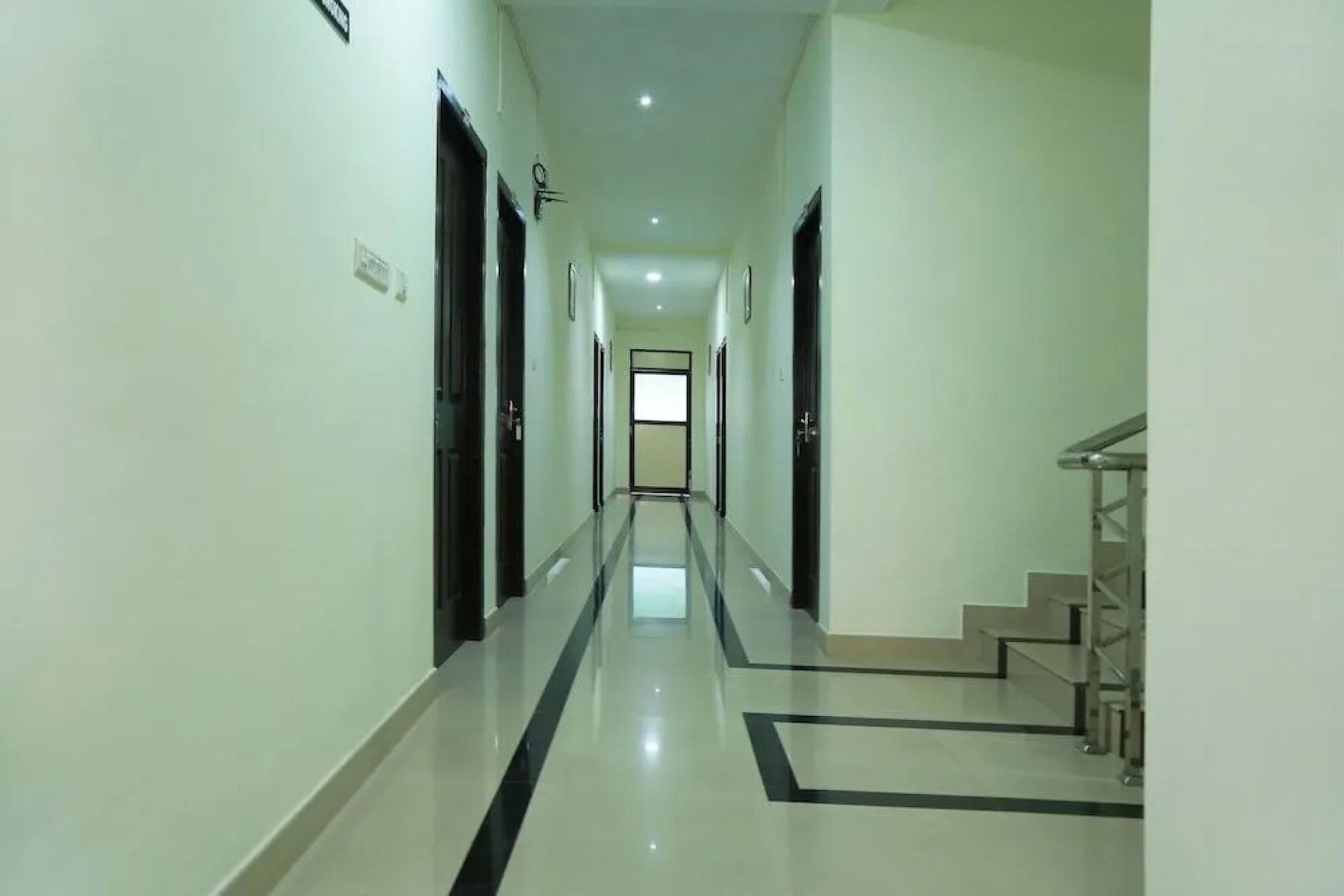 OYO 8273 Diamond Inn