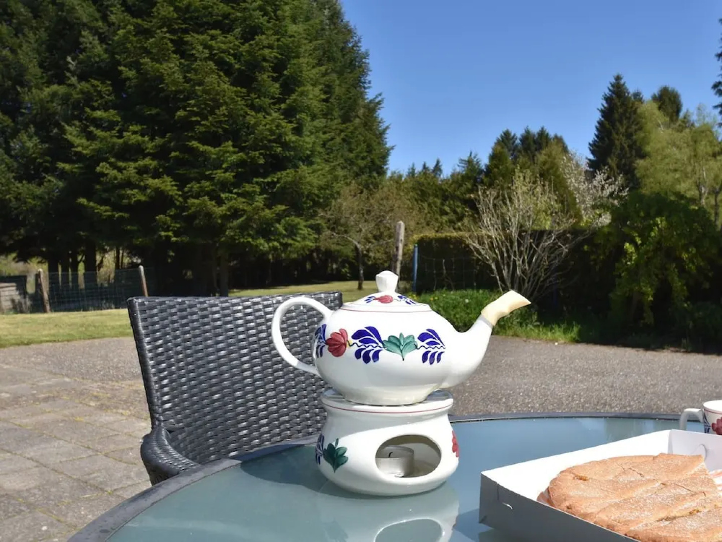 Spacious Holiday Home With Sauna in Celles-sur-plaine