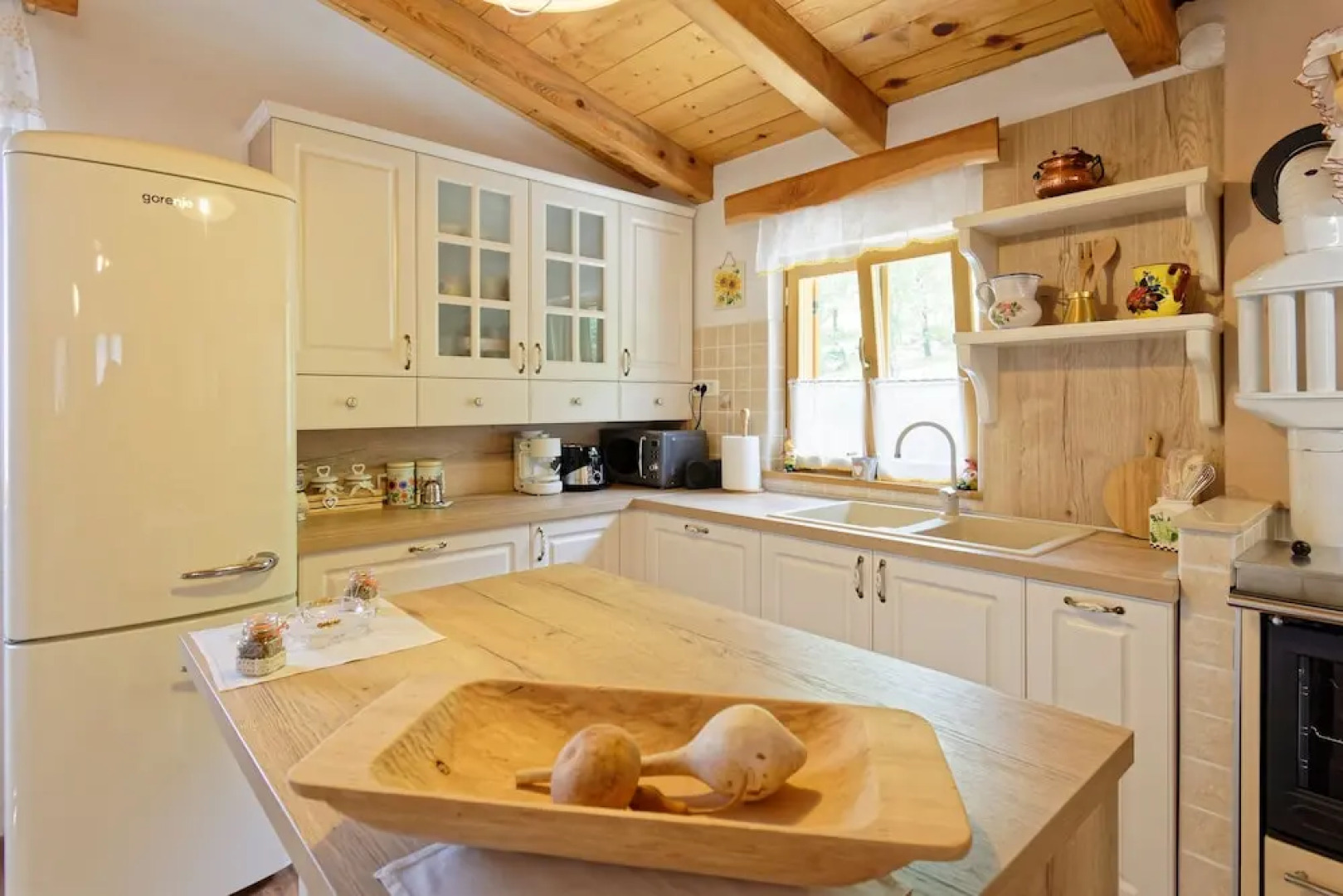 Casa Mira - Two Bedroom Holiday Home with Pool