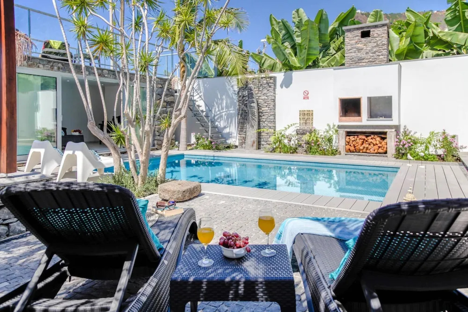 Madeira Beach House by MHM