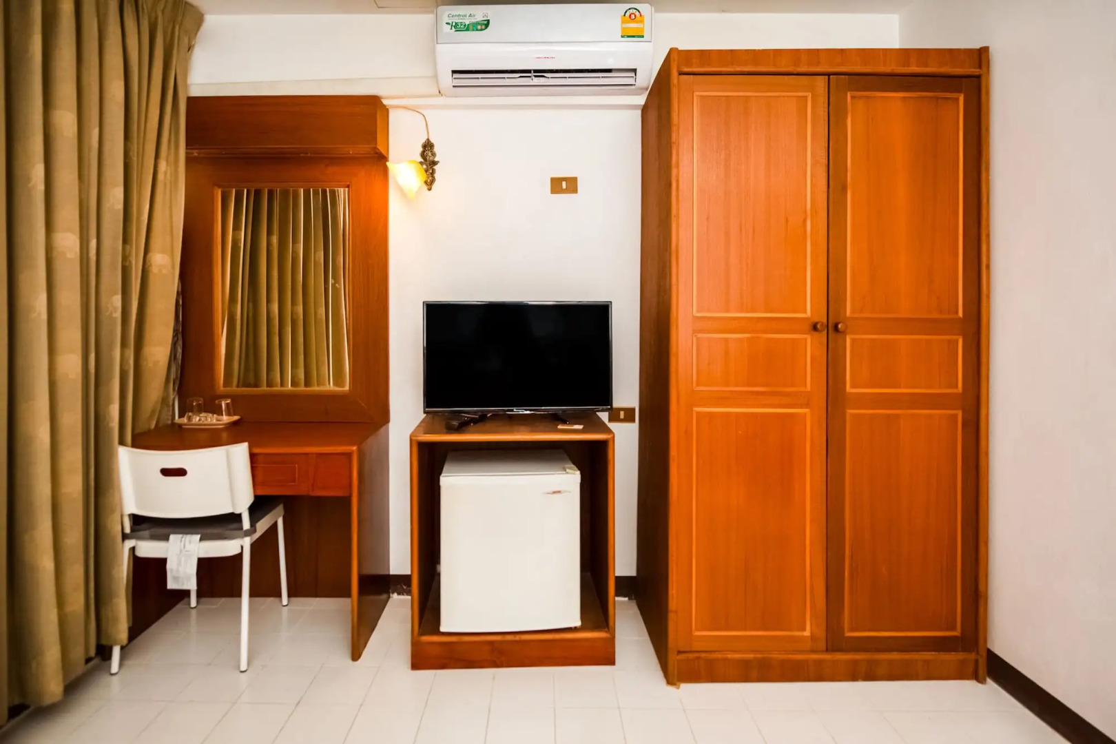 OYO 320 Regent 2002 Guest House