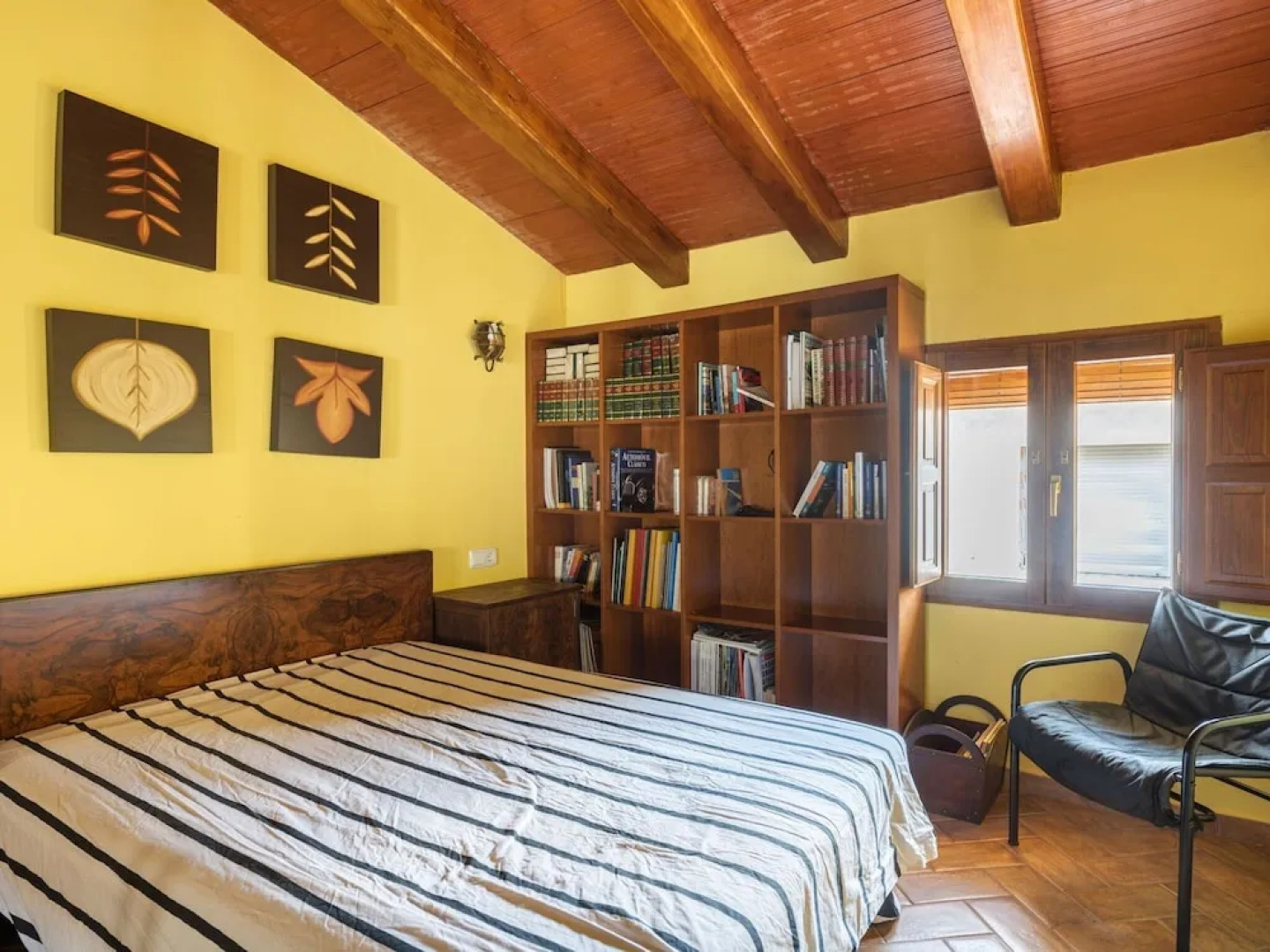 Cosy Holiday Home in Valencia With Billiards and Barbecue