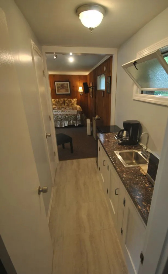 Sky Valley Motel & Cottages