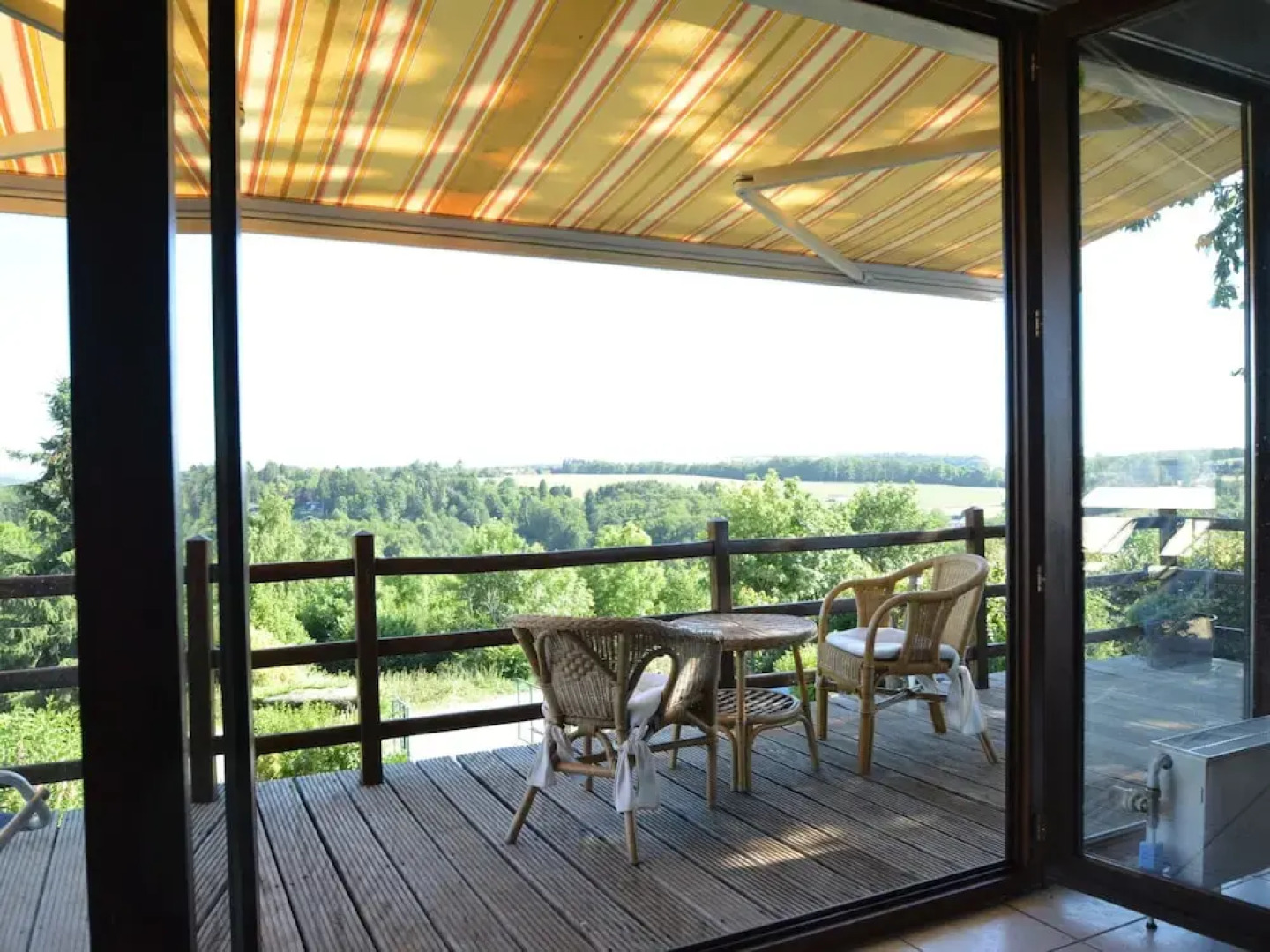 Spacious House With Beautiful Terrace