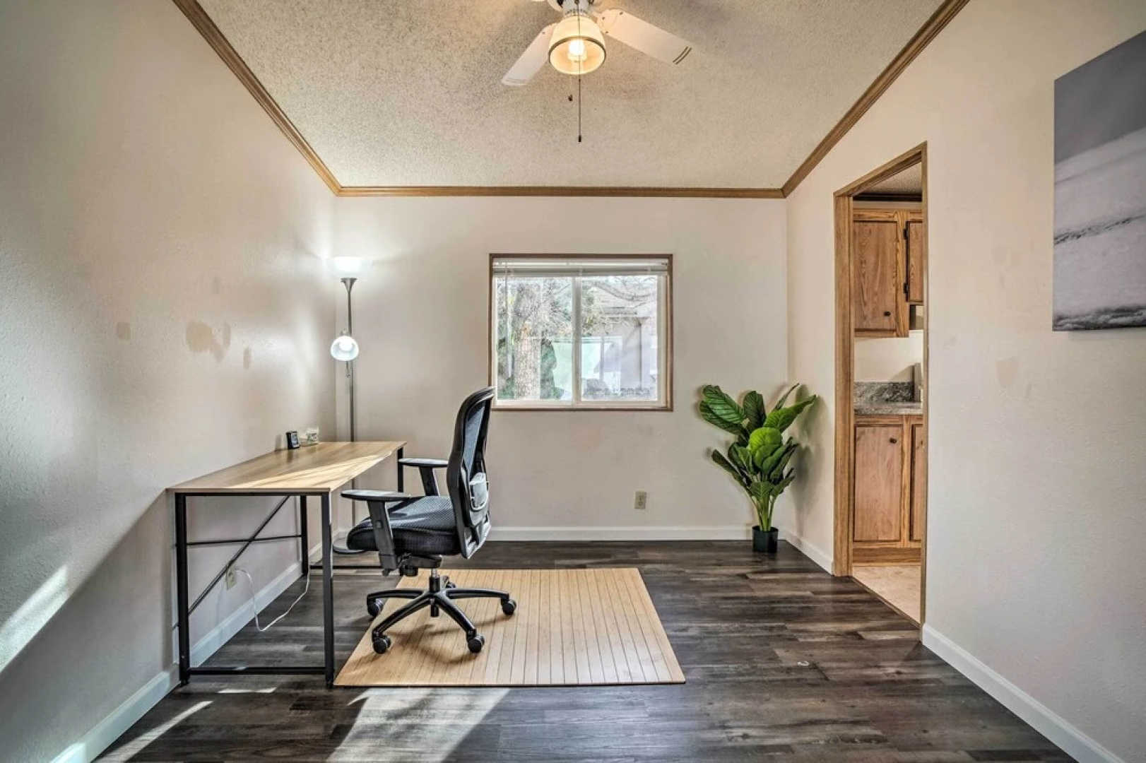 Charming Grants Pass Home w/ Large Backyard!